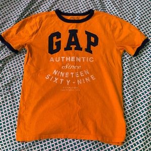 gap shirt